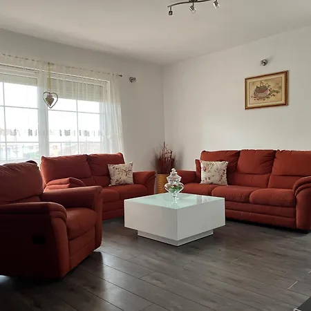 Lejlighed Apartman Romansa Sa 4 Spavace Sobe *