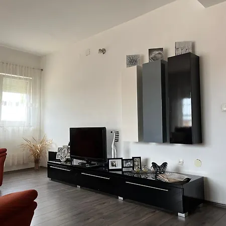 Apartman Romansa Sa 4 Spavace Sobe Lejlighed Čitluk