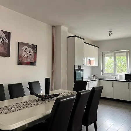 Apartman Romansa Sa 4 Spavace Sobe